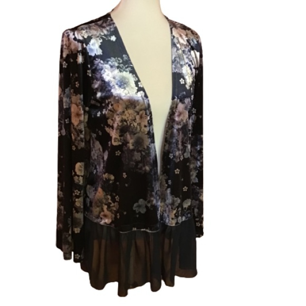 Suzanne Betro floral velvety kimono